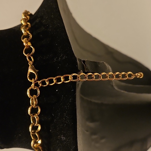 Goldtone w/ Cream Acrylic Accents On 16"L Stylish Goldtone Necklace - Picture 5 of 6